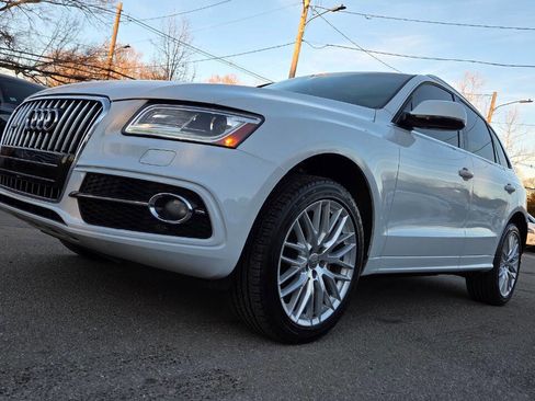 Used 2017 Audi Q5 2.0T Premium Plus w/ Technology Package image 2