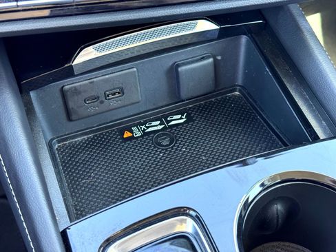 Used 2025 Buick Envision Sport Touring image 28