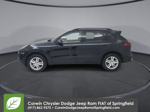 Used 2016 Porsche Cayenne AWD/4WD image 5