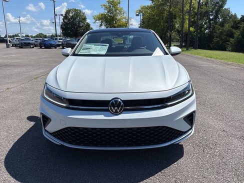 New 2025 Volkswagen Jetta SE image 2
