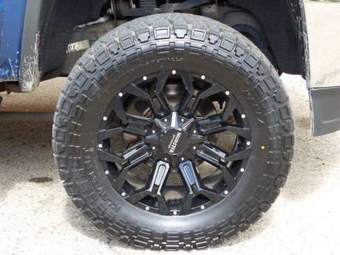 Used 2018 GMC Sierra 3500 SLE w/ SLE Preferred Package AWD/4WD image 12