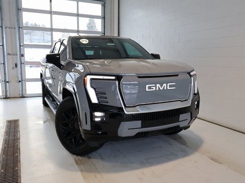 Used 2024 GMC Sierra EV Denali image 46