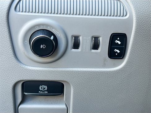 Used 2023 Jeep Wagoneer L 4WD image 11