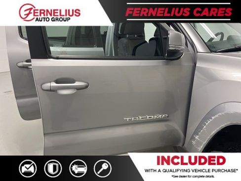 Used 2017 Toyota Tacoma TRD Sport image 18