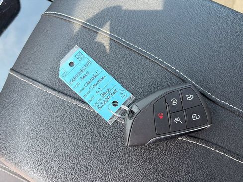 Used 2024 Chevrolet Traverse LT w/ Midnight/Sport Edition FWD image 40