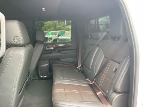 Used 2024 Chevrolet Silverado 2500 High Country w/ High Country Premium Package AWD/4WD image 21