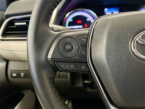 Used 2020 Toyota Camry SE image 29