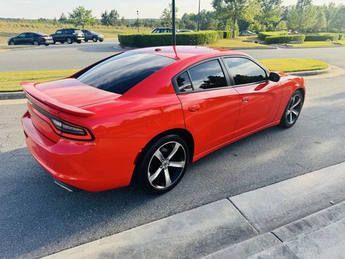 Used 2017 Dodge Charger SE w/ Popular Equipment Group RWD image 4