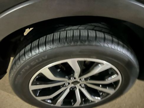 Used 2015 Ford Explorer XLT w/ Equipment Group 202A image 9