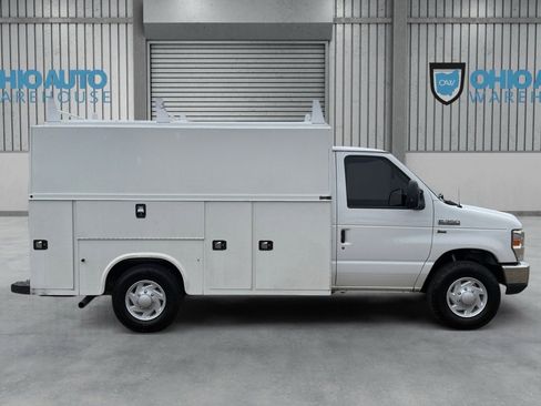 Used 2019 Ford E-350 and Econoline 350 Super Duty w/ Power Windows & Locks Group image 5