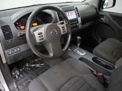 Used 2020 Nissan Frontier SV w/ SV Utility Package image 9