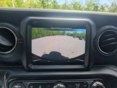Used 2023 Jeep Wrangler Unlimited Sahara AWD/4WD image 25
