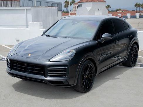 Used 2023 Porsche Cayenne GTS AWD/4WD image 4