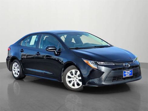 Used 2023 Toyota Corolla LE image 8