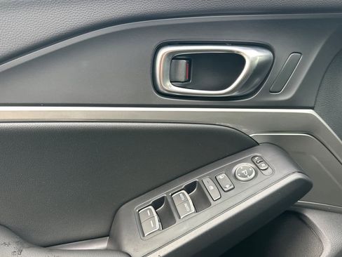 New 2025 Acura Integra image 8