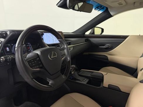 Used 2019 Lexus ES 300h w/ Premium Package FWD image 4