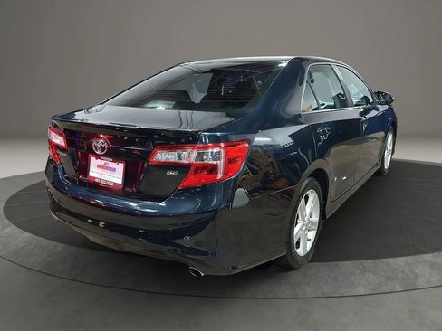 Used 2013 Toyota Camry SE image 5