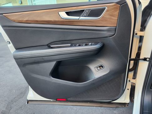 Used 2024 Volkswagen Atlas SE FWD image 23