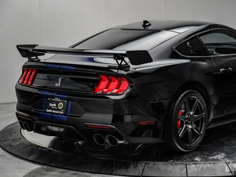 Used 2021 Ford Mustang Shelby GT500 w/ Carbon Fiber Track Pack RWD image 22