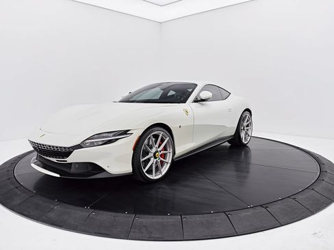 Used 2022 Ferrari Roma RWD image 11