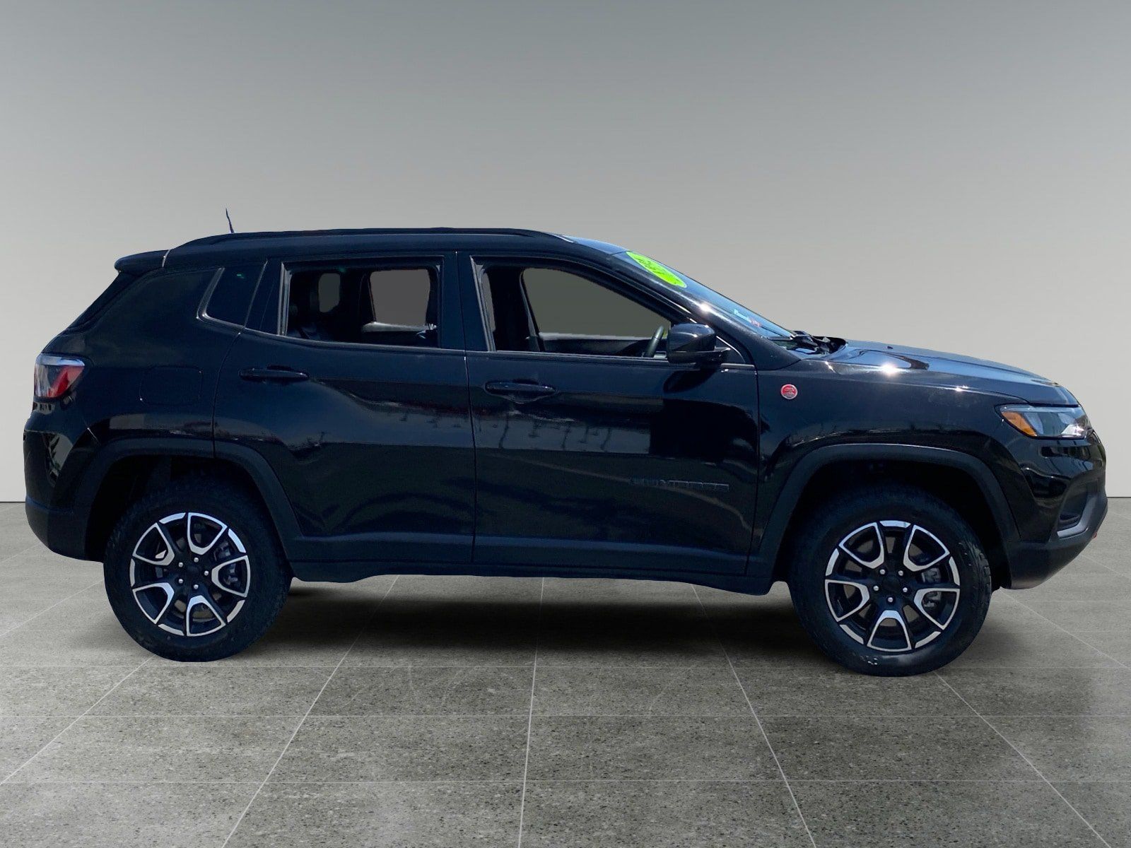 Used 2024 Jeep Compass Trailhawk AWD/4WD image 6