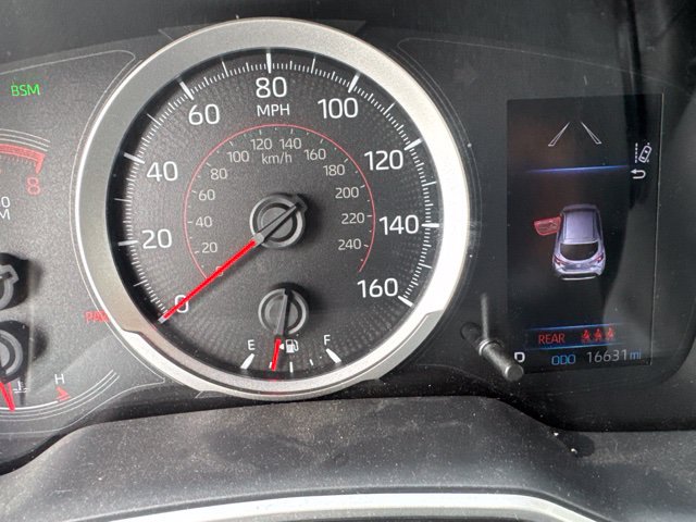 Used 2020 Toyota Corolla SE w/ SE Preferred Package FWD image 20