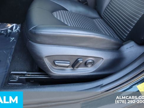 Used 2020 Toyota Camry SE image 13