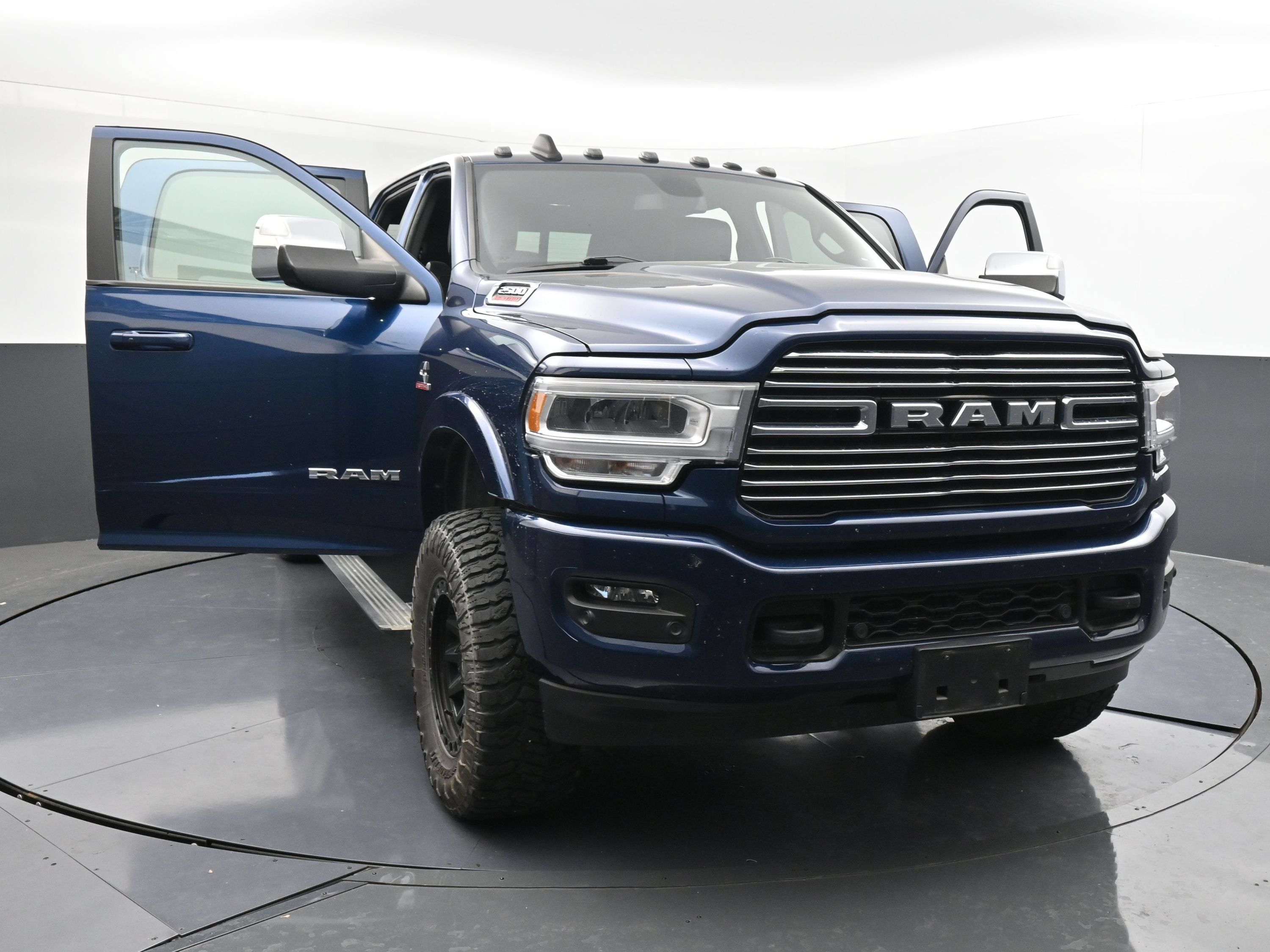 Used 2022 RAM 2500 Laramie AWD/4WD image 44