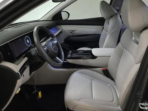 Used 2025 Hyundai Tucson Limited image 5