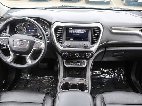 Used 2023 GMC Acadia SLT image 11