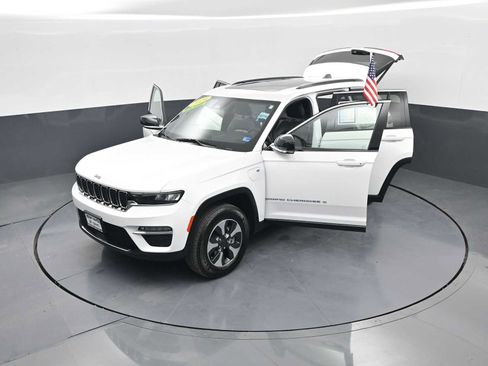 Used 2024 Jeep Grand Cherokee Limited 4xe AWD/4WD image 28