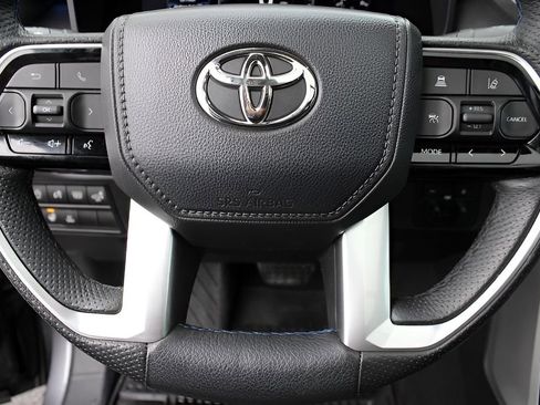 Used 2022 Toyota Tundra Platinum w/ Advanced Package image 21