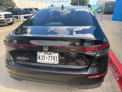 Used 2025 Honda Accord SE image 6