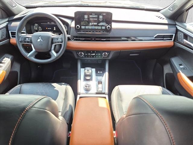 Used 2023 Mitsubishi Outlander SEL 40th Anniversary AWD/4WD image 17