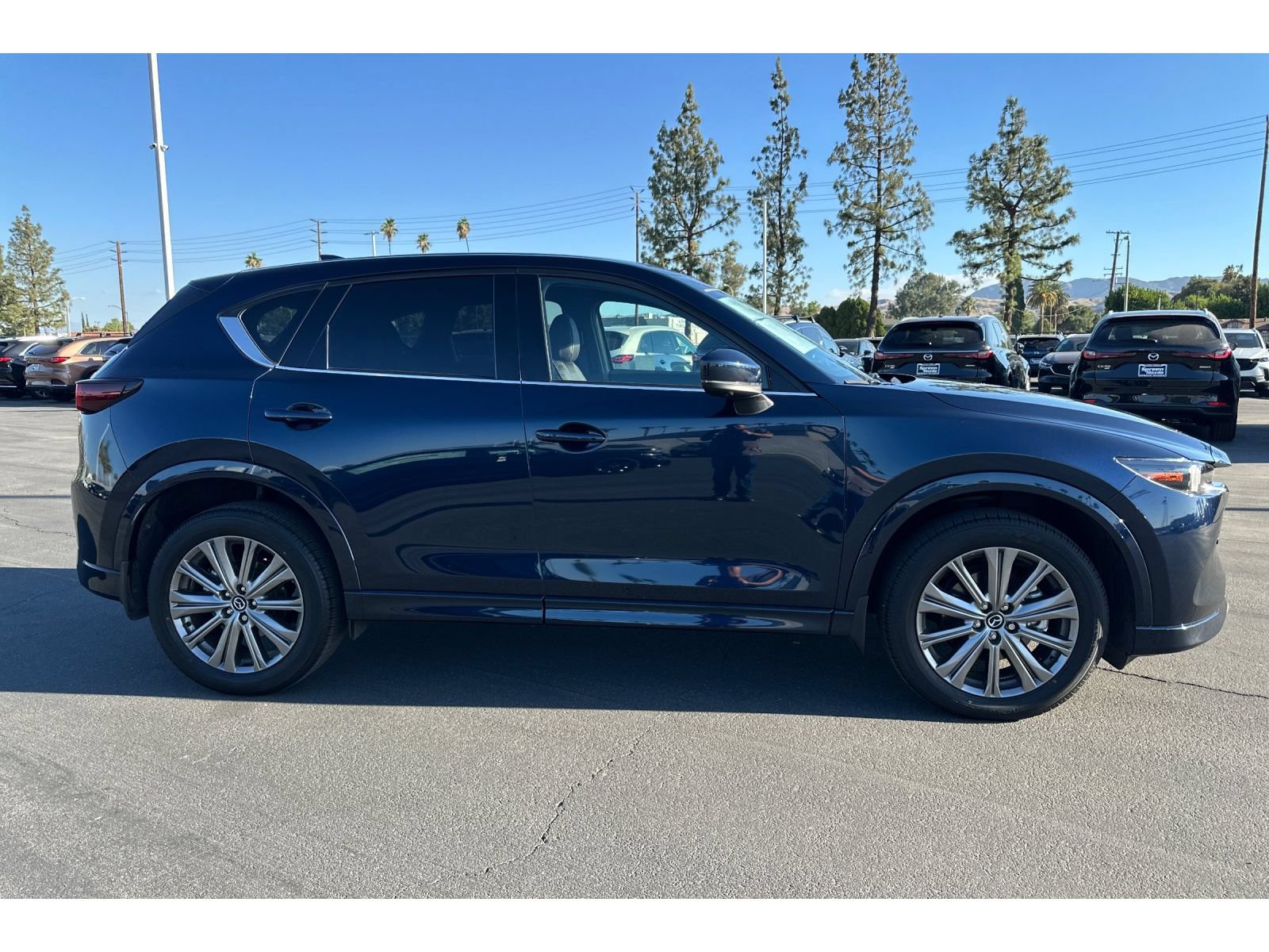 Certified 2025 MAZDA CX-5 Signature AWD/4WD image 8