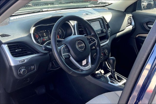 Used 2016 Jeep Cherokee Sport AWD/4WD image 13