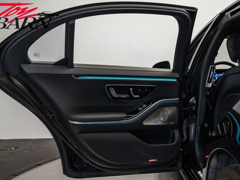 Used 2022 Mercedes-Benz S 500 4MATIC w/ 3D Technology Package image 40