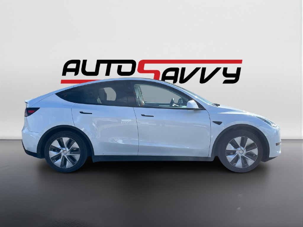 Used 2024 Tesla Model Y Long Range AWD/4WD image 4