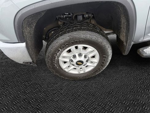 Used 2024 Chevrolet Silverado 2500 LT image 11