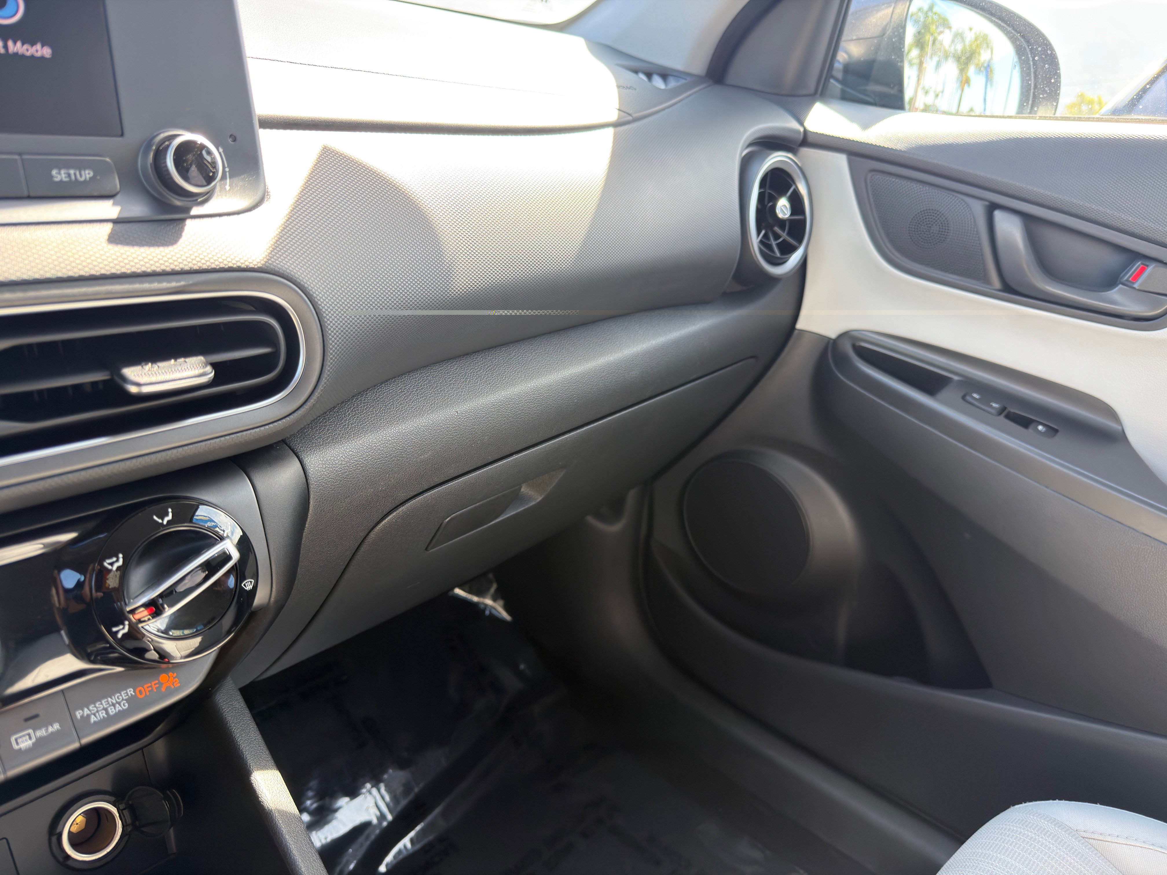 Used 2023 Hyundai Kona SEL FWD image 35
