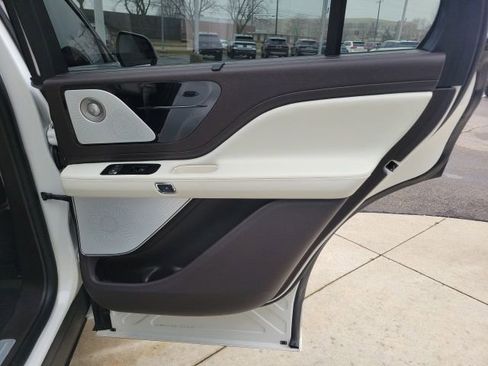 Certified 2024 Lincoln Aviator Black Label w/ Jet Package image 27