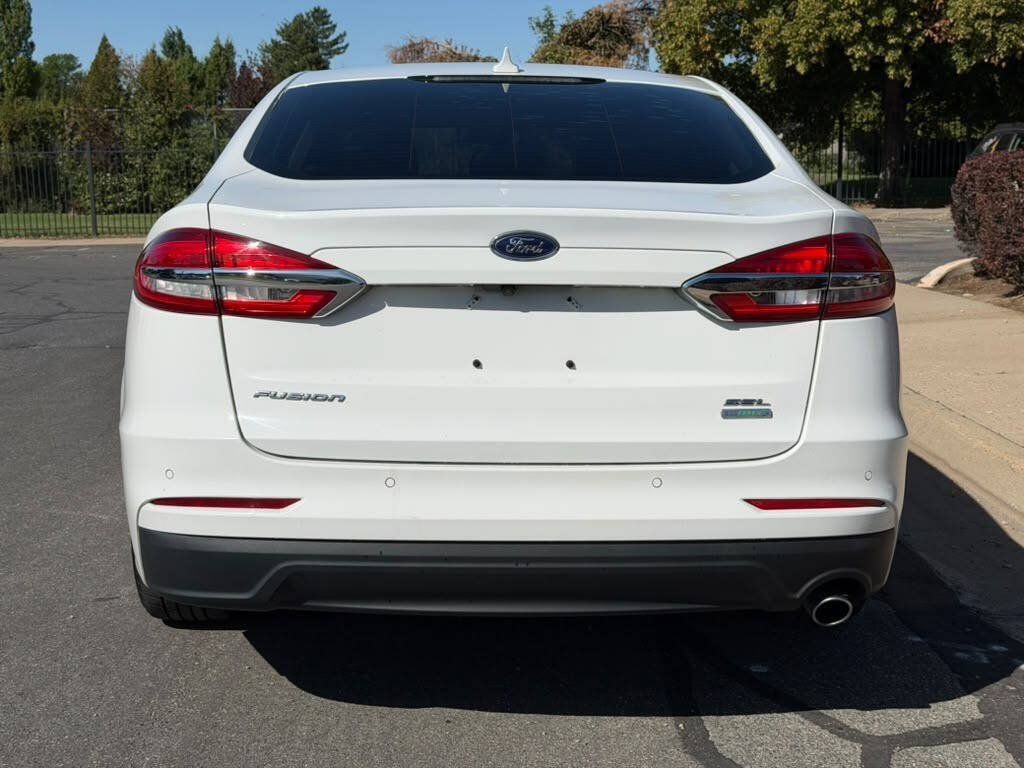 Used 2019 Ford Fusion SEL FWD image 4