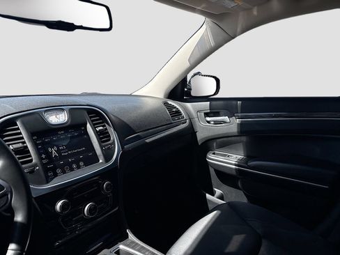 Used 2020 Chrysler 300 Touring w/ Sport Appearance Package RWD image 21