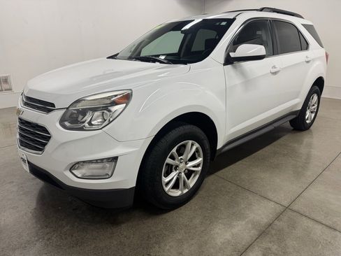 Used 2017 Chevrolet Equinox LT w/ Convenience Package image 7