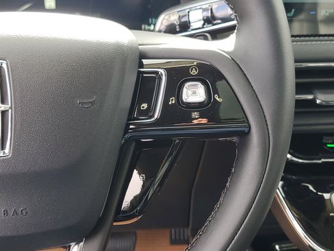 New 2026 Lincoln Corsair Premiere image 18