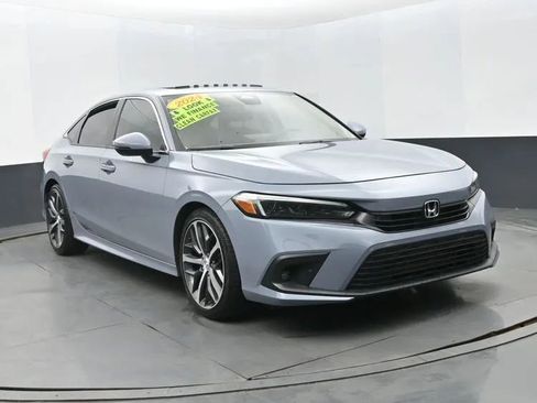 Used 2024 Honda Civic Touring image 2