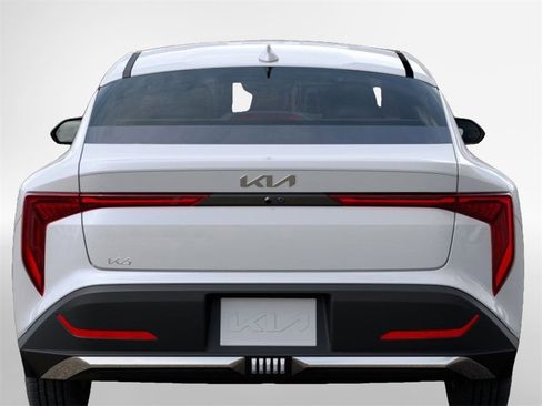 New 2025 Kia K4 LXS image 13