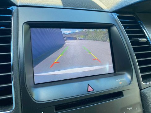 Used 2016 Ford Taurus SEL w/ Equipment Group 201A FWD image 20