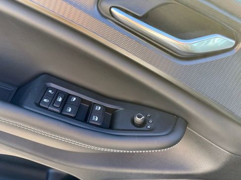 New 2025 Jeep Grand Cherokee Altitude image 11