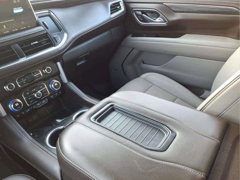 Used 2024 GMC Yukon SLT image 13